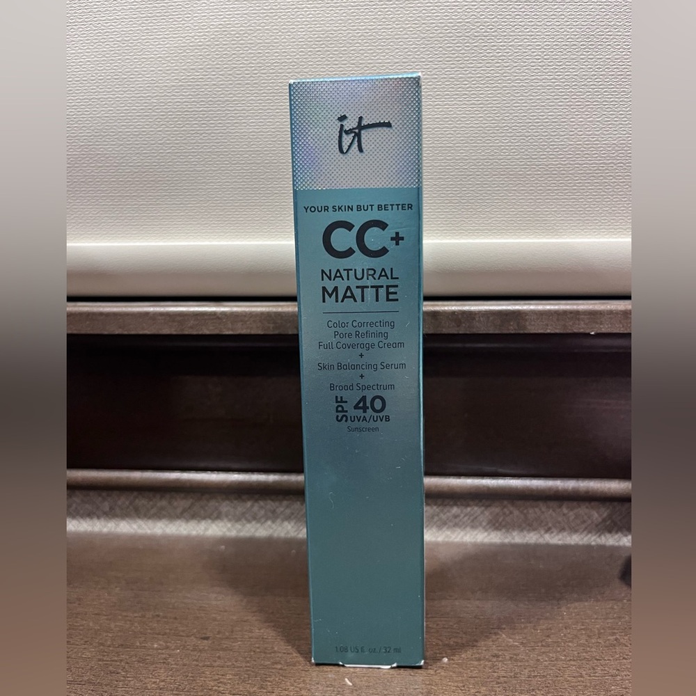 IT COSMETICS NEW IN BOX -  Your Skin But Better CC+ with SPF 40. Tan Cool